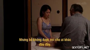 Cô gái dẫn chương trình ngọt ngào và đáng yêu mặc đồng phục học sinh nhập vai ngực đẹp rung lắc siêu hấp dẫn