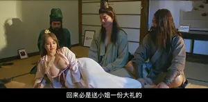 Người nổi tiếng trên mạng có ngực to và mông to! Bạn tình của tôi đang sờ vào âm hộ của tôi và nó ướt quá! Mút liếm dương vật, nâng mông béo lên, ôm eo và tiến vào từ phía sau, tắm trong phòng tắm...