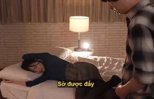 Cô gái dịu dàng hổ trắng không lông quan hệ với âm hộ dịu dàng ở góc nhìn siêu gần, góc nhìn thứ nhất đâm vào âm hộ, dịu dàng và ướt át, quay từ dưới lên trên”